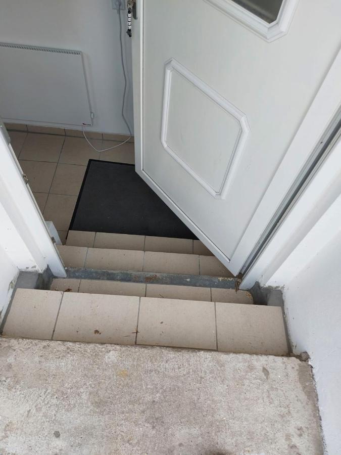 Willkommen In Dem Luftkurort Und Kaesestadt Nieheim Rennstrecke 4Km Entfernt Fewo1 Extérieur photo